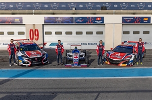 GT (Marchy LEE Ying Kin, Paul IP Kung Ching), Tour