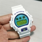 Casio G-SHOCK 6900 系列活力百搭藍色錶盤白色錶帶數碼手錶 DW-6900RCS-7