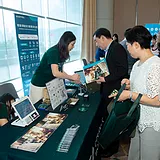 (Annual Membership Fee: HK$1,000up)

Mainland China / Overseas Retailer or E-tailer; OR Retailers, Service Providers or Start-up (Hong Kong / Overseas); OR Other associations / NGO / Educational institutes