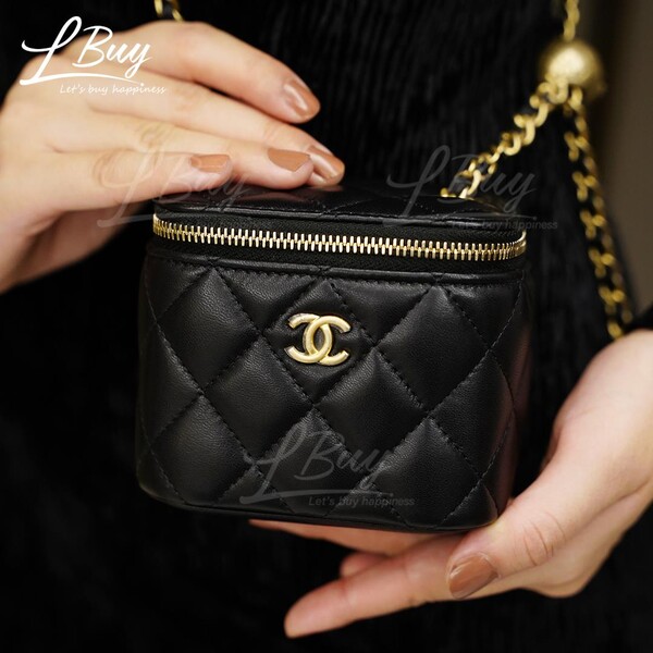 Chanel small vanity best sale case with classic chain