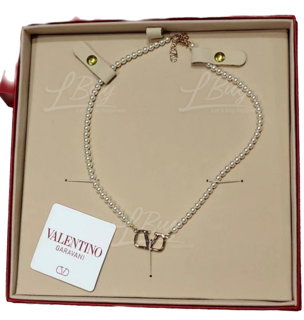 Elegant Valentino Pearl Necklace