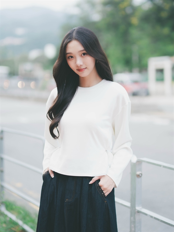 Lace Trimmed Sweatshirt 