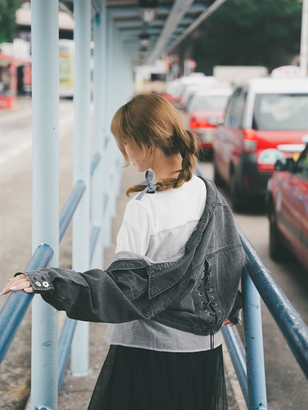 Lace-up Cropped Shirt 