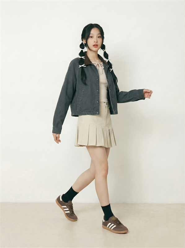 Cropped Buttoned Jacket