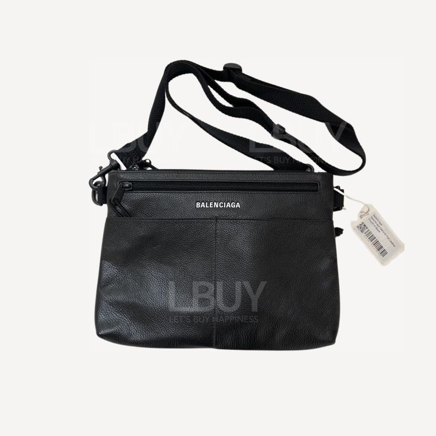 Balenciaga Explorer Flat Leather Pouch In Black